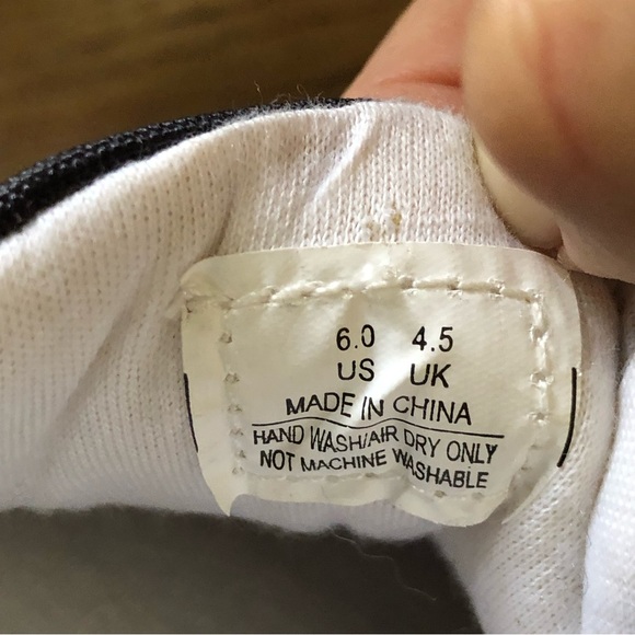 Disney Nightmare Before Christmas Women’s Sneaker by Bradford Exchange Size 6 - Picture 7 of 11